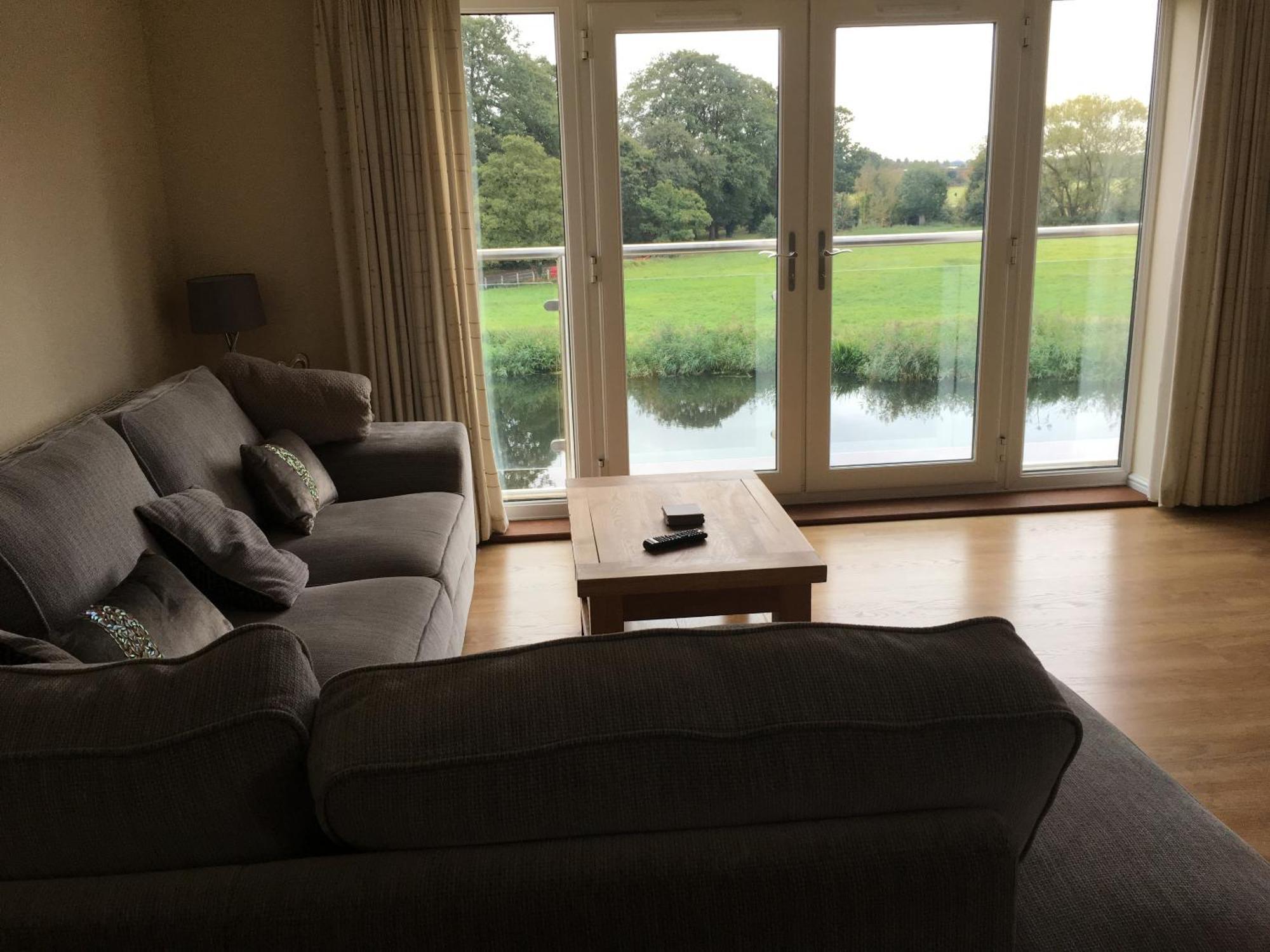Whitehouse Holiday Lettings - Luxury Serviced Properties In St Neots, Little Paxton And Great Paxton Δωμάτιο φωτογραφία